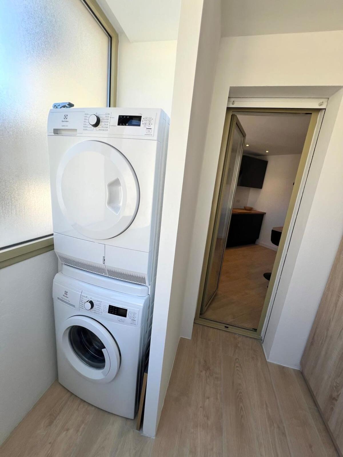 Apartment Les Pins - Sea View - 4 People - Parking Juan-les-Pins